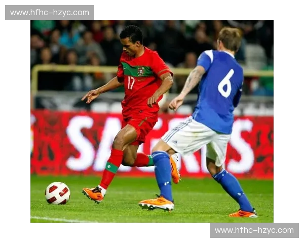 足球国家队比赛激战正酣 展现球员拼搏精神与国际足球竞技风采